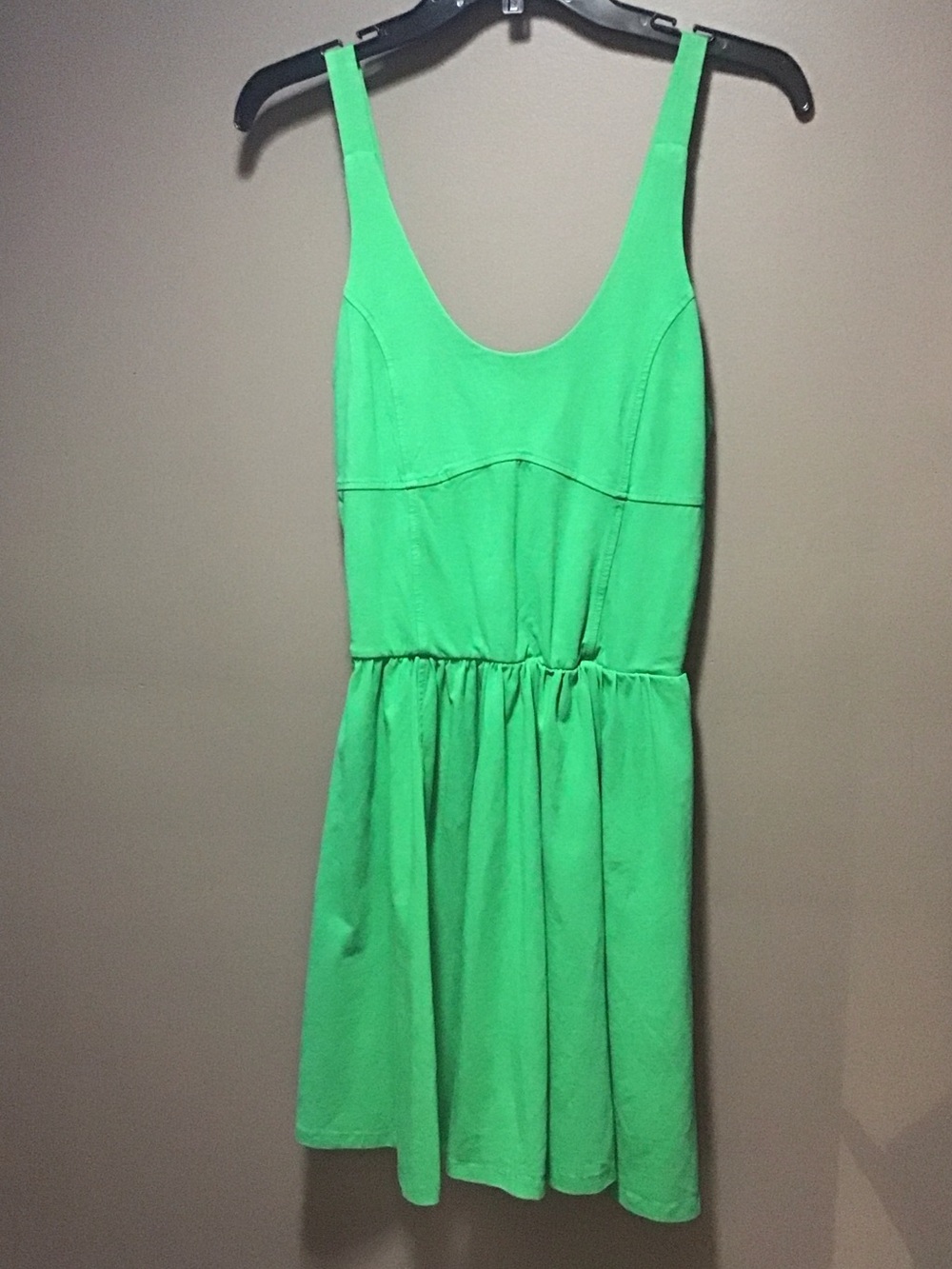 Green Sleeveless Midi Dress